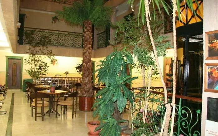 Maxwell Aparthotel *